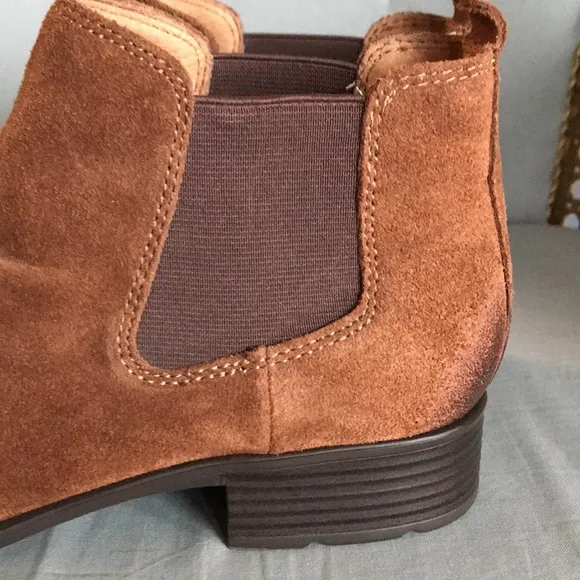 NWOT Montana brown suede slip on slouch front ankle booties Sz 8 minimalist