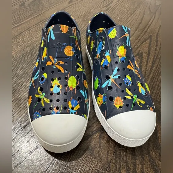 NWOT Native Jefferson Bugs Waterproof Sandals (J3)