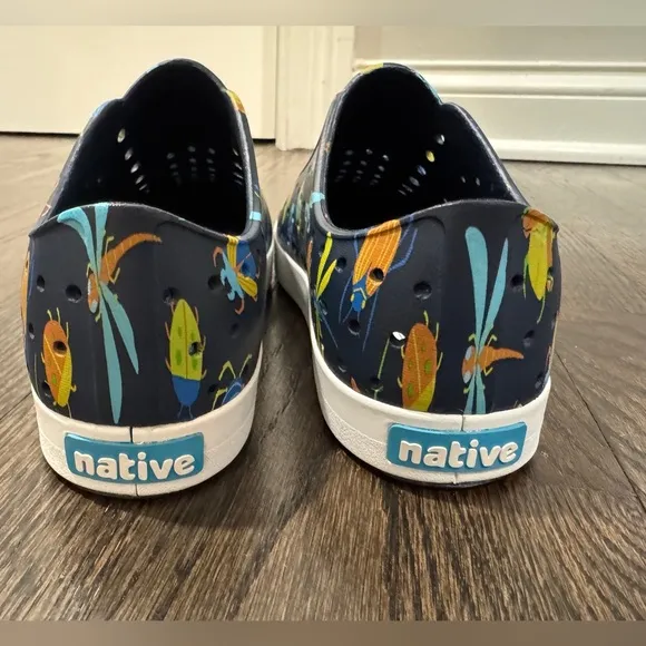 NWOT Native Jefferson Bugs Waterproof Sandals (J3)