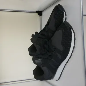 NWOT New Balance Sneakers