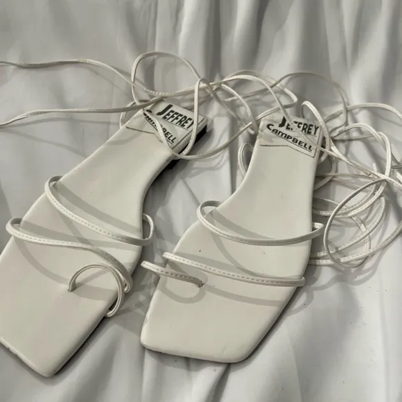 NWOT RARE Jeffrey Campbell Lace Up Flat Sandals in White Size 7.5