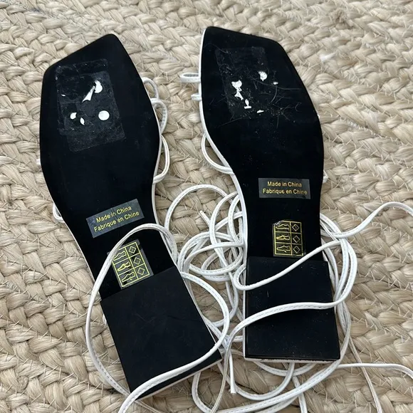 NWOT RARE Jeffrey Campbell Lace Up Flat Sandals in White Size 7.5