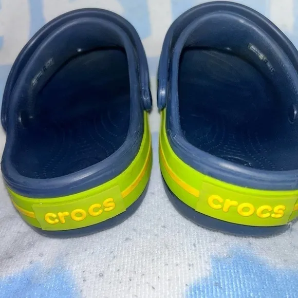 NWOT (Store Display) Junior Size 3 Crocs Classic Sandals