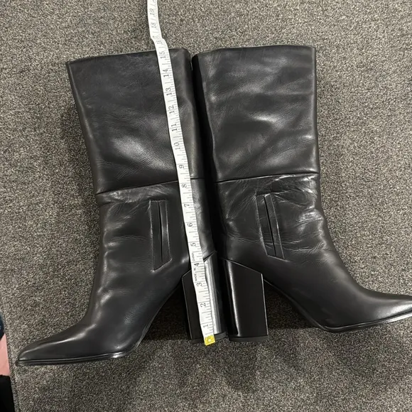 NWOT Stuart  Weitzman leather boots