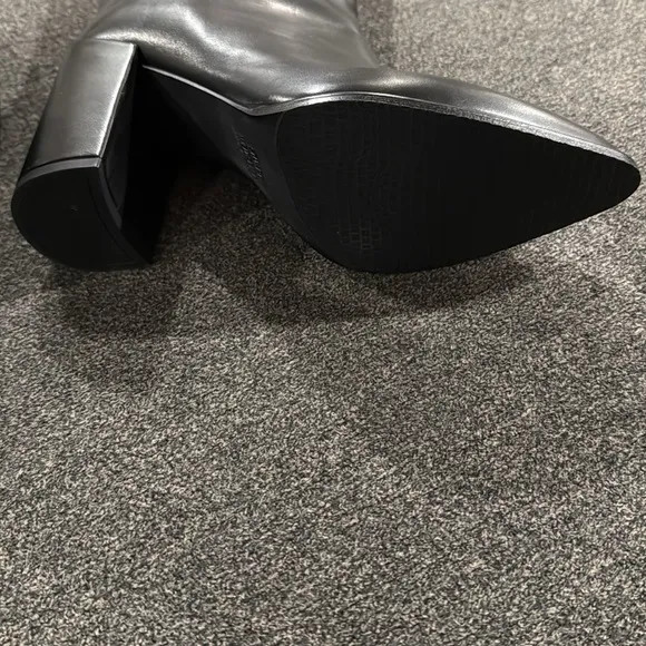 NWOT Stuart  Weitzman leather boots