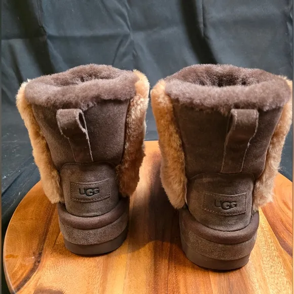 Nwot Ugg Classic Chillapeak Women's Boot Size 7.