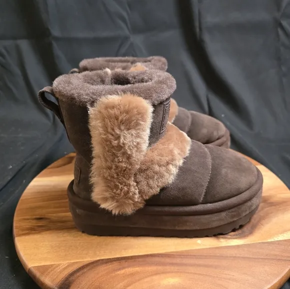 Nwot Ugg Classic Chillapeak Women's Boot Size 7.