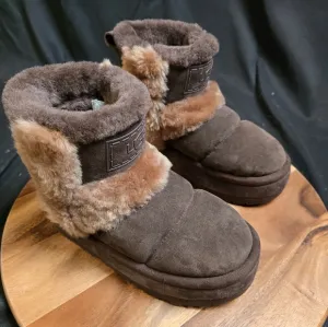 Nwot Ugg Classic Chillapeak Women's Boot Size 7.