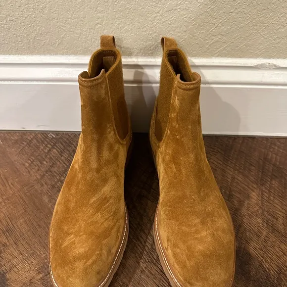 NWOT Vince - Rue Boots