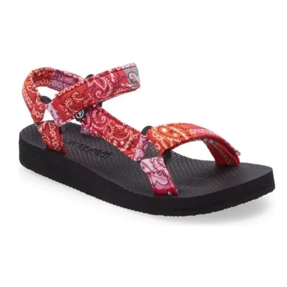 NWOT Arizona Love Trekky bandana quilt sandal