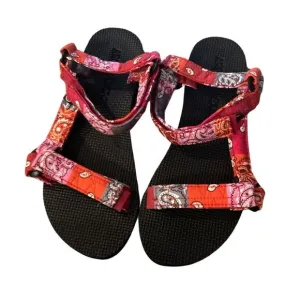 NWOT Arizona Love Trekky bandana quilt sandal