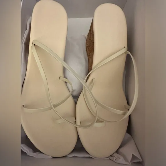NWT Ancient Greek Sandals Chora Mid wedge nappa leather, off-white, sz 39. (9)
