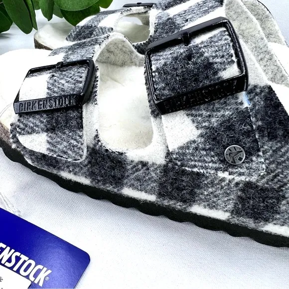 NWT Arizona Shearling Plaid White Sandal by Birkenstock