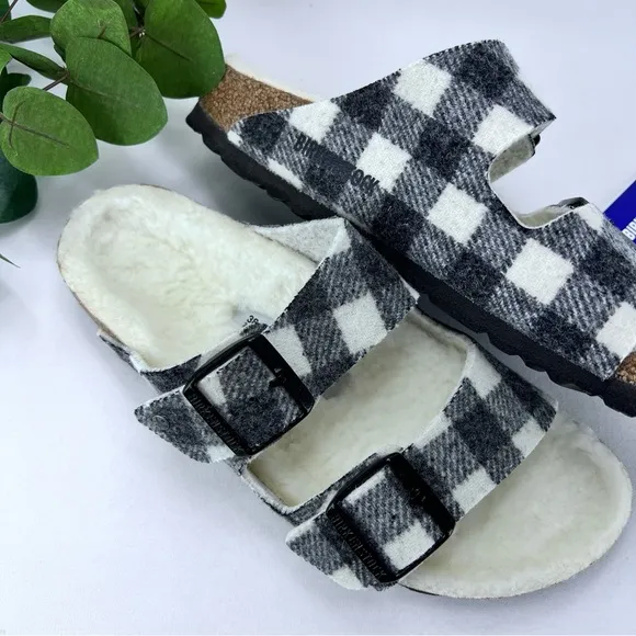 NWT Arizona Shearling Plaid White Sandal by Birkenstock