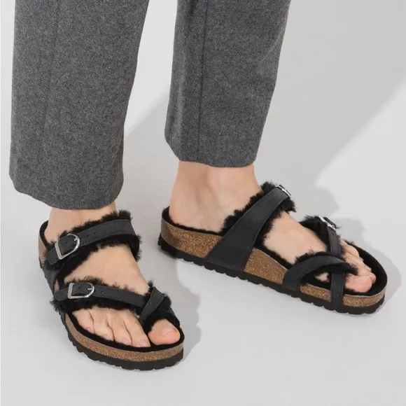 NWT Birkenstock Black Mayari ShearlingOiled Leather Sandals