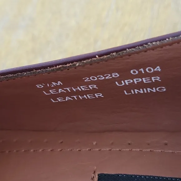NWT BOSTONIAN  LEATHER LOAFERS