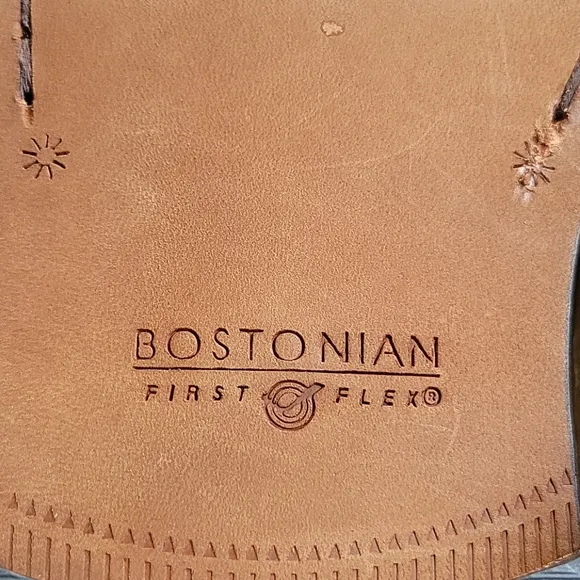 NWT BOSTONIAN  LEATHER LOAFERS