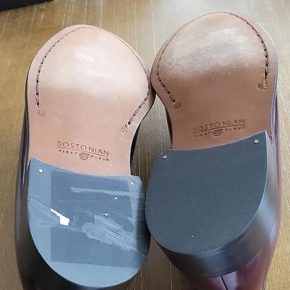 NWT BOSTONIAN  LEATHER LOAFERS