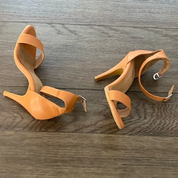 NWT BURJU Zoe True Nude Classic Strappy Heeled Sandals | size 6.5