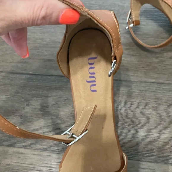 NWT BURJU Zoe True Nude shade 6 Classic Strappy Heeled Sandals | size 7