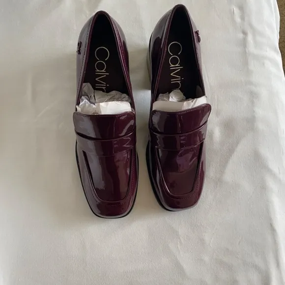 NWT Calvin Klein Ventice 2 Dark Red Patent Heeled Loafers Size 10M.
