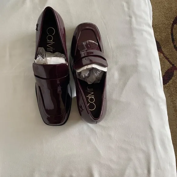 NWT Calvin Klein Ventice 2 Dark Red Patent Heeled Loafers Size 10M.