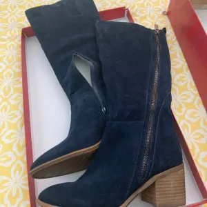 NWT - Carlos Santana Navy Blue Suede boots