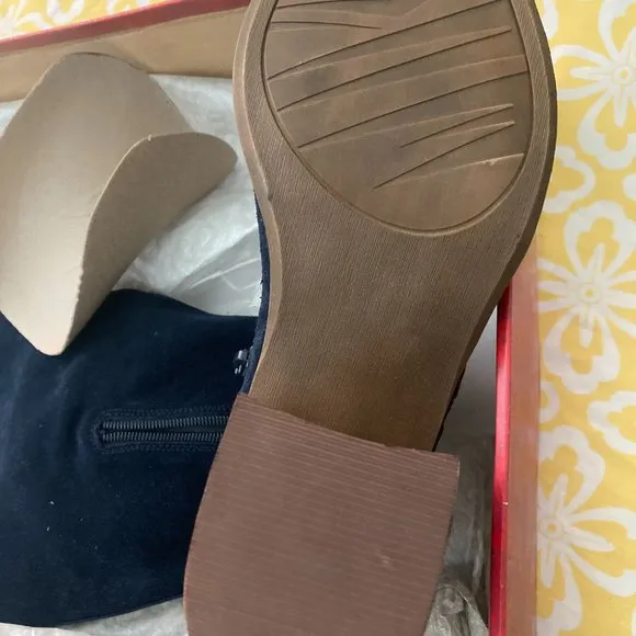NWT - Carlos Santana Navy Blue Suede boots