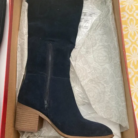 NWT - Carlos Santana Navy Blue Suede boots