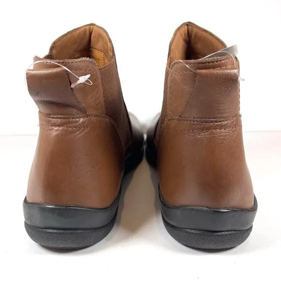 NWT David Tate Womens Space Leather Chelsea Booties Size 12M