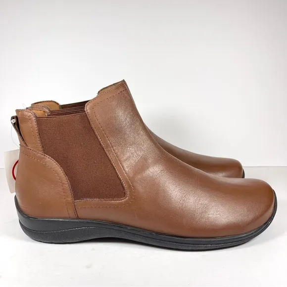 NWT David Tate Womens Space Leather Chelsea Booties Size 12M