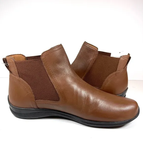 NWT David Tate Womens Space Leather Chelsea Booties Size 12M