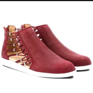 NWT ~ EMU AUSTRALIA Melina Suede Strappy Boots