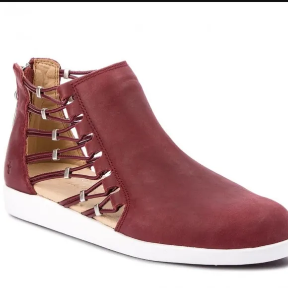 NWT ~ EMU AUSTRALIA Melina Suede Strappy Boots