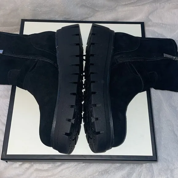 NWT J/SLIDES TEXAS Black Suede Boots