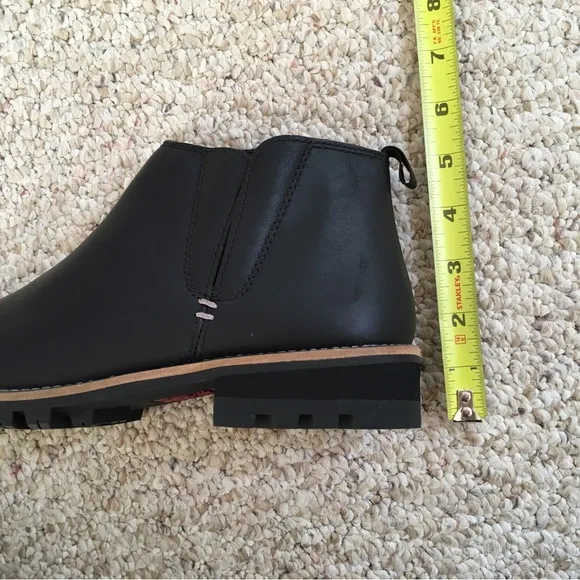 NWT Kodiak Peyto Leather Boots