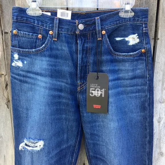NWT Levi’s 501 High Rise Distressed Jean Blue 27