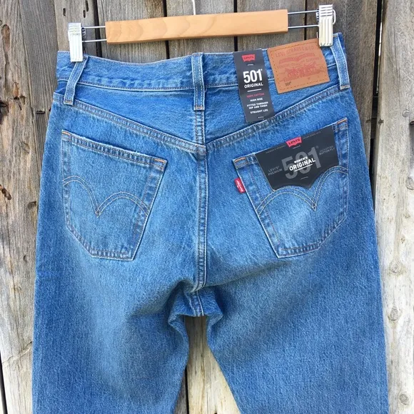NWT Levi’s 501 High Rise Straight Leg Distressed Jean Athens Crown Blue 28