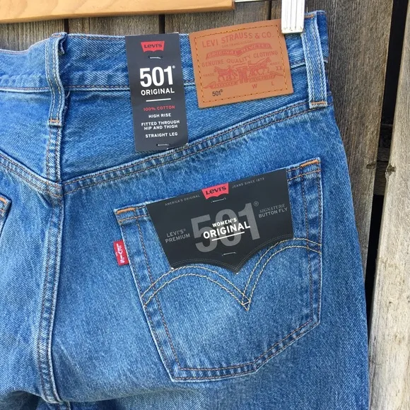 NWT Levi’s 501 High Rise Straight Leg Distressed Jean Athens Crown Blue 28