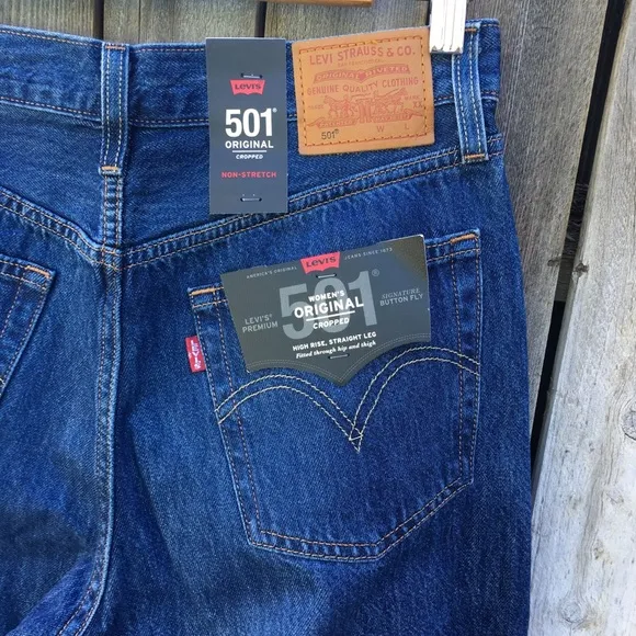 NWT Levi’s 501 Original High Rise Straight Leg Crop Jean Market Grammar Blue 28