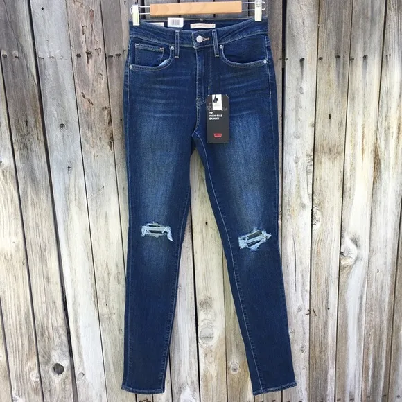 NWT Levi’s 721 High Rise Skinny Jean Luna Blue 27