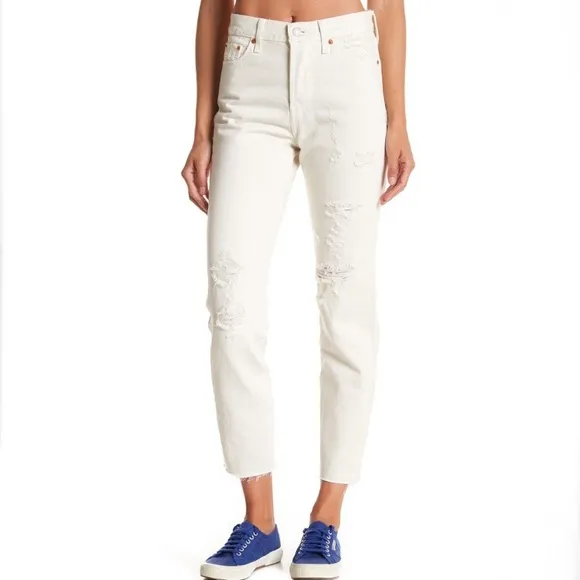 NWT Levi’s Wedgie Icon Distressed Jean Cream Chalk 30