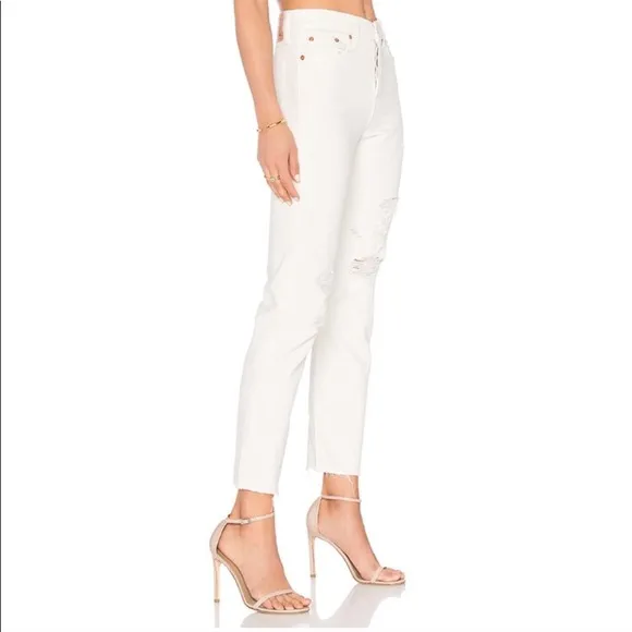 NWT Levi’s Wedgie Icon Distressed Jean Cream Chalk 30