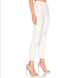 NWT Levi’s Wedgie Icon Distressed Jean Cream Chalk 30