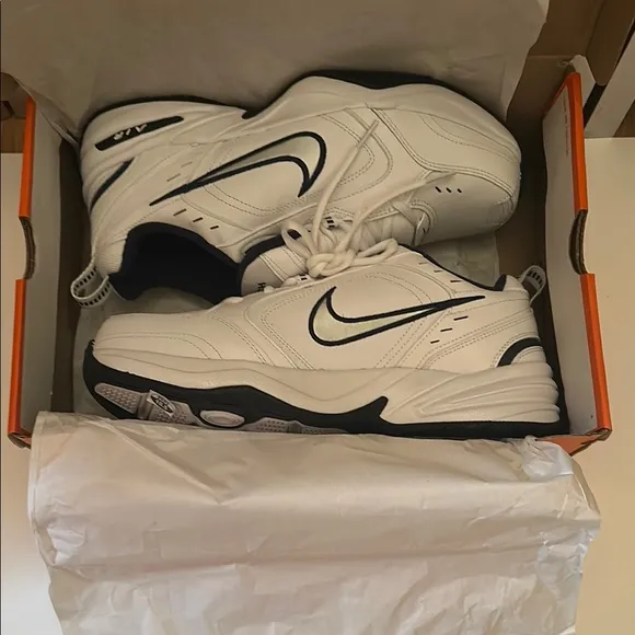 NWT Nike White and Black Sneakers