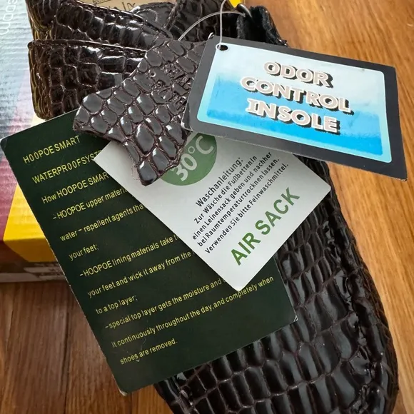 NWT Ortho-Line by Hoopoe Mica brown crocodile print loafers moccasins, size 9W