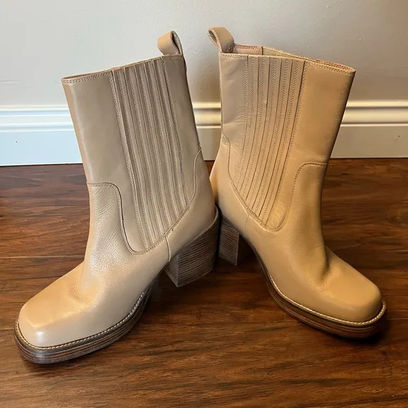 NWT Seychelles Sweet Escape Classic Tan Ankle Boots-Size 10