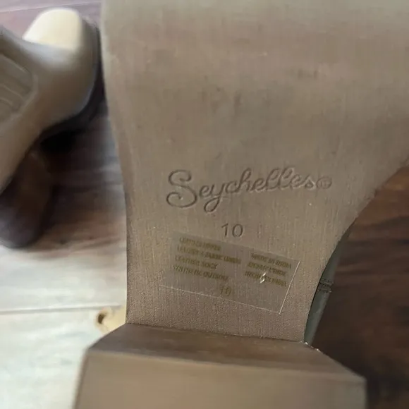 NWT Seychelles Sweet Escape Classic Tan Ankle Boots-Size 10