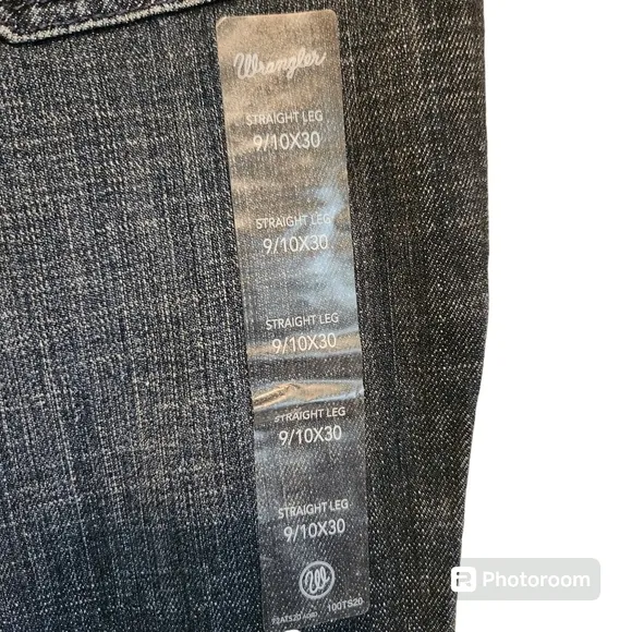 NWT STRAIGHT LEG WRANGLERS SIZE 9/10x30