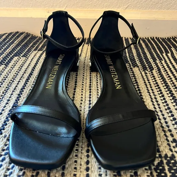 NWT Stuart Weitzman Nudistcurve Pearl-Embellished Leather Sandals